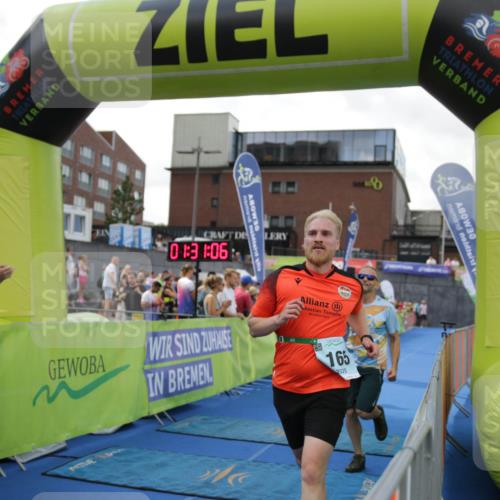 10.08.2025 - GEWOBA Citytriathlon Bremen H.Heesch http://msf.ph/oto/8539966 10.08.2025 11:34:43 Ziel 165 meine-sportfotos.de