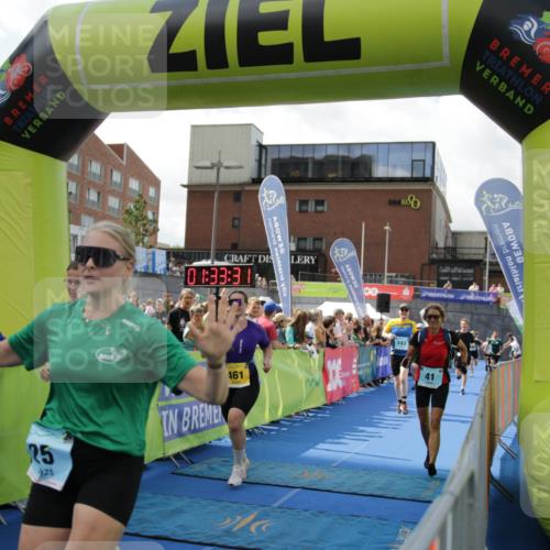 10.08.2025 - GEWOBA Citytriathlon Bremen H.Heesch http://msf.ph/oto/8539995 10.08.2025 11:37:08 Ziel 25, 41, 461, 504 meine-sportfotos.de