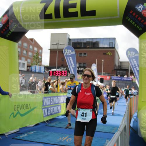 10.08.2025 - GEWOBA Citytriathlon Bremen H.Heesch http://msf.ph/oto/8539997 10.08.2025 11:37:10 Ziel 25, 41, 143, 461, 504 meine-sportfotos.de