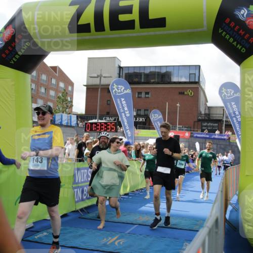 10.08.2025 - GEWOBA Citytriathlon Bremen H.Heesch http://msf.ph/oto/8540000 10.08.2025 11:37:11 Ziel 25, 41, 143, 461, 504 meine-sportfotos.de