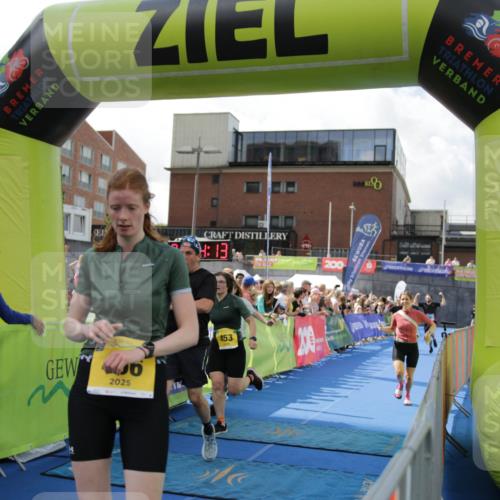 10.08.2025 - GEWOBA Citytriathlon Bremen H.Heesch http://msf.ph/oto/8540006 10.08.2025 11:37:49 Ziel 89, 237, 453, 466, 492 meine-sportfotos.de