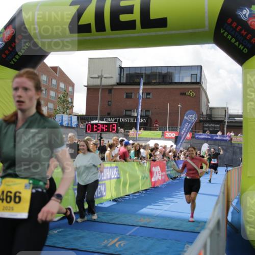 10.08.2025 - GEWOBA Citytriathlon Bremen H.Heesch http://msf.ph/oto/8540010 10.08.2025 11:37:50 Ziel 89, 237, 453, 466, 492 meine-sportfotos.de
