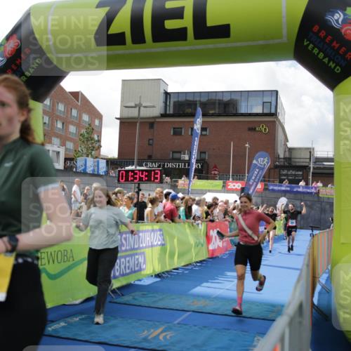 10.08.2025 - GEWOBA Citytriathlon Bremen H.Heesch http://msf.ph/oto/8540011 10.08.2025 11:37:50 Ziel 89, 237, 453, 466, 492 meine-sportfotos.de