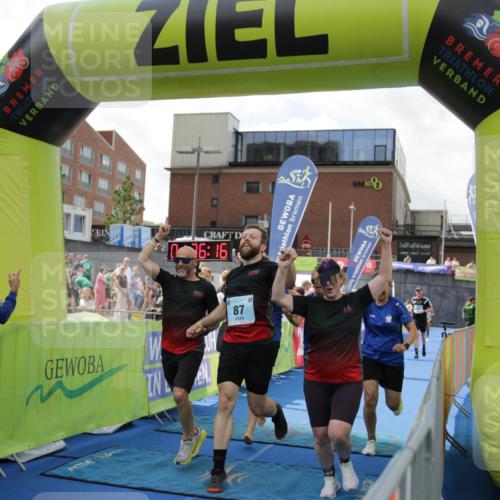 10.08.2025 - GEWOBA Citytriathlon Bremen H.Heesch http://msf.ph/oto/8540023 10.08.2025 11:39:53 Ziel 3, 87, 95, 429 meine-sportfotos.de