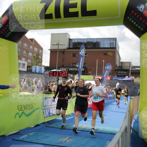 10.08.2025 - GEWOBA Citytriathlon Bremen H.Heesch http://msf.ph/oto/8540034 10.08.2025 11:40:57 Ziel 55, 223 meine-sportfotos.de