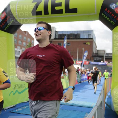 10.08.2025 - GEWOBA Citytriathlon Bremen H.Heesch http://msf.ph/oto/8540040 10.08.2025 11:41:36 Ziel 59, 444 meine-sportfotos.de