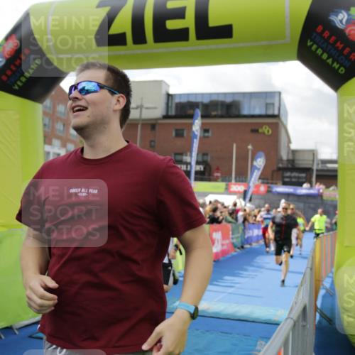 10.08.2025 - GEWOBA Citytriathlon Bremen H.Heesch http://msf.ph/oto/8540041 10.08.2025 11:41:37 Ziel 59, 444 meine-sportfotos.de