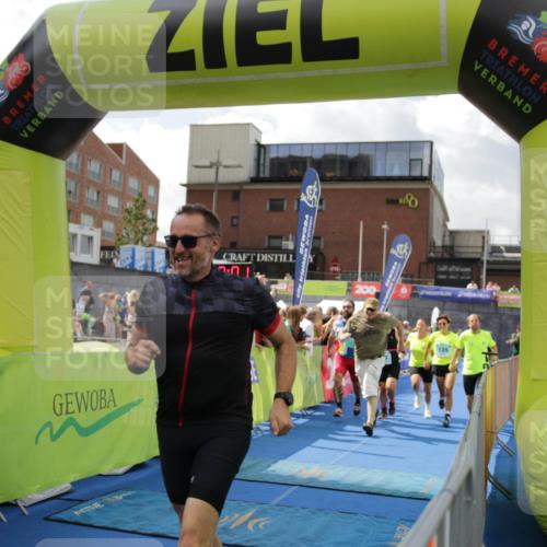 10.08.2025 - GEWOBA Citytriathlon Bremen H.Heesch http://msf.ph/oto/8540048 10.08.2025 11:41:38 Ziel 59, 444 meine-sportfotos.de