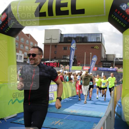 10.08.2025 - GEWOBA Citytriathlon Bremen H.Heesch http://msf.ph/oto/8540049 10.08.2025 11:41:39 Ziel 59, 189, 197, 444 meine-sportfotos.de