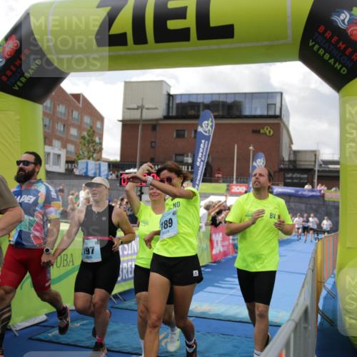 10.08.2025 - GEWOBA Citytriathlon Bremen H.Heesch http://msf.ph/oto/8540062 10.08.2025 11:41:41 Ziel 15, 59, 189, 197, 444 meine-sportfotos.de