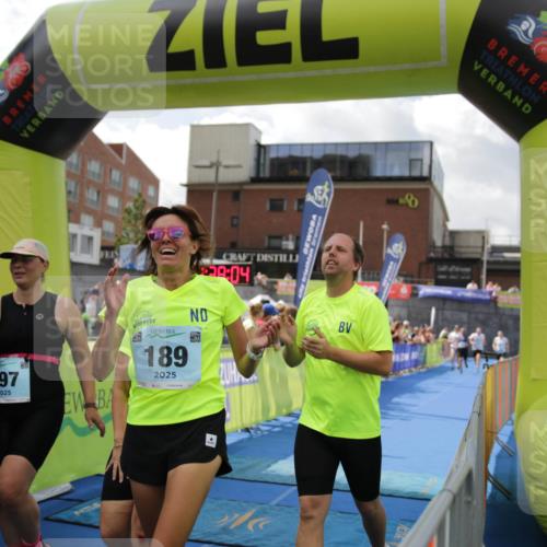 10.08.2025 - GEWOBA Citytriathlon Bremen H.Heesch http://msf.ph/oto/8540064 10.08.2025 11:41:41 Ziel 15, 59, 189, 197, 444 meine-sportfotos.de