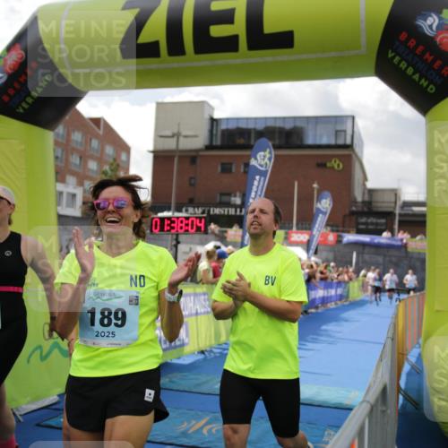 10.08.2025 - GEWOBA Citytriathlon Bremen H.Heesch http://msf.ph/oto/8540065 10.08.2025 11:41:41 Ziel 15, 59, 189, 197, 444 meine-sportfotos.de