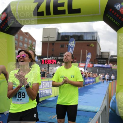 10.08.2025 - GEWOBA Citytriathlon Bremen H.Heesch http://msf.ph/oto/8540066 10.08.2025 11:41:41 Ziel 15, 59, 189, 197, 444 meine-sportfotos.de