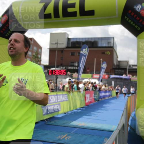 10.08.2025 - GEWOBA Citytriathlon Bremen H.Heesch http://msf.ph/oto/8540067 10.08.2025 11:41:42 Ziel 15, 59, 189, 197, 444 meine-sportfotos.de