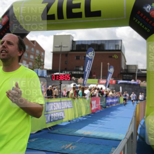 10.08.2025 - GEWOBA Citytriathlon Bremen H.Heesch http://msf.ph/oto/8540068 10.08.2025 11:41:42 Ziel 15, 59, 189, 197, 444 meine-sportfotos.de