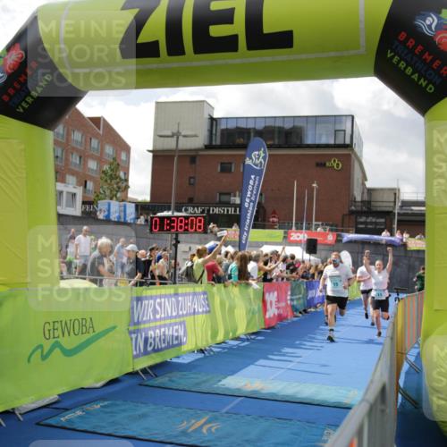 10.08.2025 - GEWOBA Citytriathlon Bremen H.Heesch http://msf.ph/oto/8540073 10.08.2025 11:41:45 Ziel 15, 59, 189, 197 meine-sportfotos.de