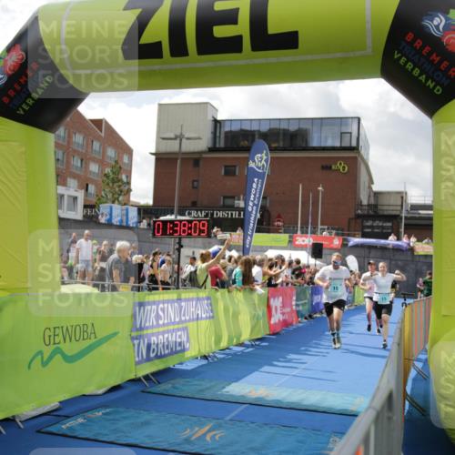 10.08.2025 - GEWOBA Citytriathlon Bremen H.Heesch http://msf.ph/oto/8540075 10.08.2025 11:41:46 Ziel 15, 59, 189, 197 meine-sportfotos.de