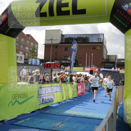 10.08.2025 - GEWOBA Citytriathlon Bremen H.Heesch http://msf.ph/oto/8540076 10.08.2025 11:41:46 Ziel 15, 59, 189, 197 meine-sportfotos.de