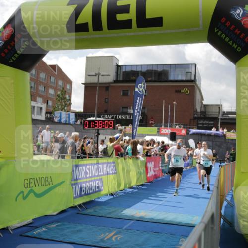 10.08.2025 - GEWOBA Citytriathlon Bremen H.Heesch http://msf.ph/oto/8540077 10.08.2025 11:41:46 Ziel 15, 59, 189, 197 meine-sportfotos.de