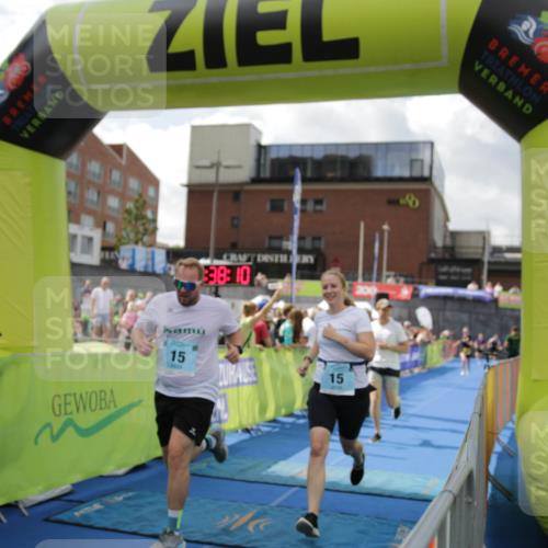 10.08.2025 - GEWOBA Citytriathlon Bremen H.Heesch http://msf.ph/oto/8540081 10.08.2025 11:41:47 Ziel 15, 59, 189, 197 meine-sportfotos.de