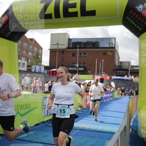 10.08.2025 - GEWOBA Citytriathlon Bremen H.Heesch http://msf.ph/oto/8540085 10.08.2025 11:41:48 Ziel 15, 189, 197 meine-sportfotos.de