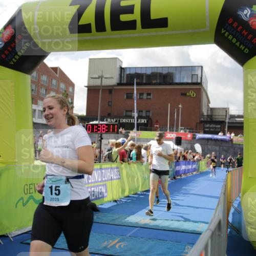 10.08.2025 - GEWOBA Citytriathlon Bremen H.Heesch http://msf.ph/oto/8540087 10.08.2025 11:41:48 Ziel 15, 189, 197 meine-sportfotos.de