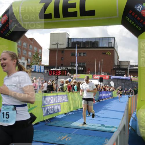 10.08.2025 - GEWOBA Citytriathlon Bremen H.Heesch http://msf.ph/oto/8540088 10.08.2025 11:41:48 Ziel 15, 189, 197 meine-sportfotos.de