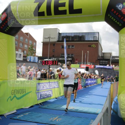 10.08.2025 - GEWOBA Citytriathlon Bremen H.Heesch http://msf.ph/oto/8540091 10.08.2025 11:41:48 Ziel 15, 189, 197 meine-sportfotos.de
