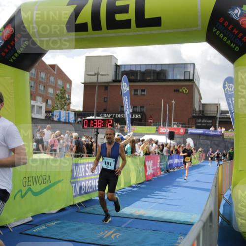 10.08.2025 - GEWOBA Citytriathlon Bremen H.Heesch http://msf.ph/oto/8540098 10.08.2025 11:41:49 Ziel 15, 189, 191, 197 meine-sportfotos.de
