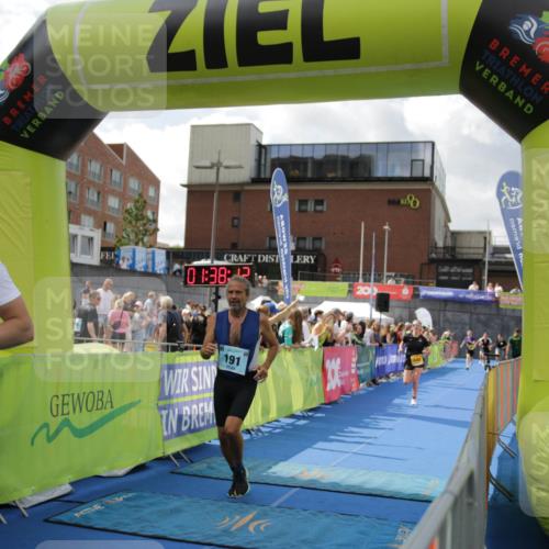 10.08.2025 - GEWOBA Citytriathlon Bremen H.Heesch http://msf.ph/oto/8540099 10.08.2025 11:41:50 Ziel 15, 189, 191, 197 meine-sportfotos.de