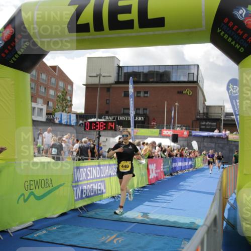 10.08.2025 - GEWOBA Citytriathlon Bremen H.Heesch http://msf.ph/oto/8540103 10.08.2025 11:41:51 Ziel 15, 189, 191, 197, 440 meine-sportfotos.de