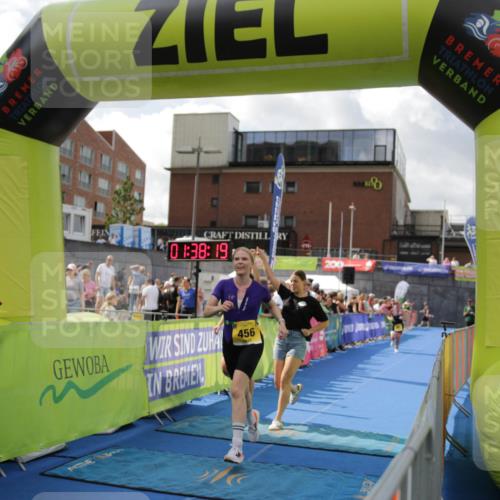 10.08.2025 - GEWOBA Citytriathlon Bremen H.Heesch http://msf.ph/oto/8540120 10.08.2025 11:41:56 Ziel 191, 440, 451, 456 meine-sportfotos.de