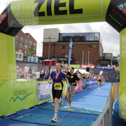 10.08.2025 - GEWOBA Citytriathlon Bremen H.Heesch http://msf.ph/oto/8540121 10.08.2025 11:41:56 Ziel 191, 440, 451, 456 meine-sportfotos.de
