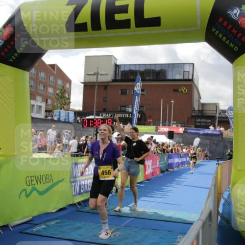 10.08.2025 - GEWOBA Citytriathlon Bremen H.Heesch http://msf.ph/oto/8540122 10.08.2025 11:41:57 Ziel 191, 440, 451, 456 meine-sportfotos.de
