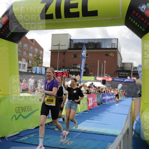 10.08.2025 - GEWOBA Citytriathlon Bremen H.Heesch http://msf.ph/oto/8540124 10.08.2025 11:41:57 Ziel 191, 440, 451, 456 meine-sportfotos.de