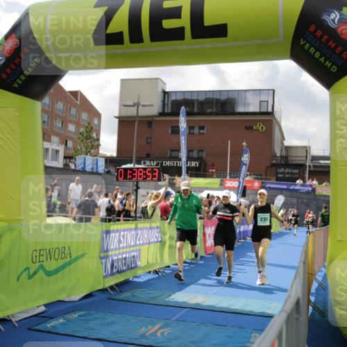 10.08.2025 - GEWOBA Citytriathlon Bremen H.Heesch http://msf.ph/oto/8540142 10.08.2025 11:42:30 Ziel 235 meine-sportfotos.de