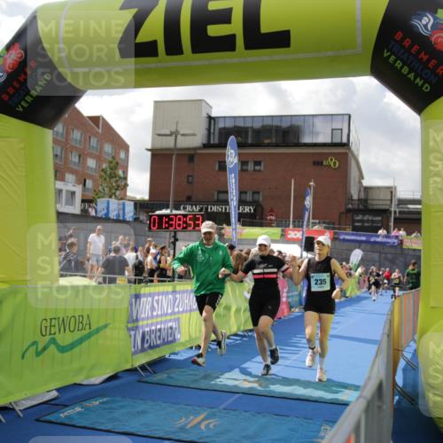 10.08.2025 - GEWOBA Citytriathlon Bremen H.Heesch http://msf.ph/oto/8540145 10.08.2025 11:42:30 Ziel 235 meine-sportfotos.de