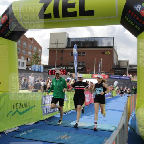 10.08.2025 - GEWOBA Citytriathlon Bremen H.Heesch http://msf.ph/oto/8540147 10.08.2025 11:42:30 Ziel 235 meine-sportfotos.de