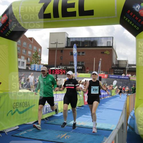 10.08.2025 - GEWOBA Citytriathlon Bremen H.Heesch http://msf.ph/oto/8540148 10.08.2025 11:42:31 Ziel 235, 476 meine-sportfotos.de