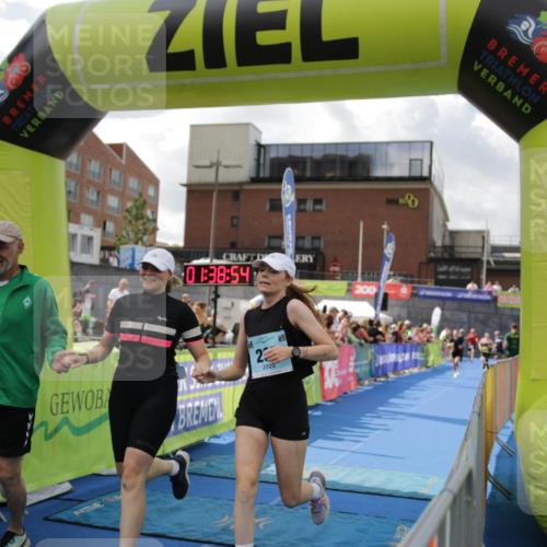 10.08.2025 - GEWOBA Citytriathlon Bremen H.Heesch http://msf.ph/oto/8540153 10.08.2025 11:42:31 Ziel 235, 476 meine-sportfotos.de