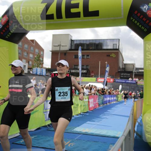 10.08.2025 - GEWOBA Citytriathlon Bremen H.Heesch http://msf.ph/oto/8540155 10.08.2025 11:42:31 Ziel 235, 476 meine-sportfotos.de
