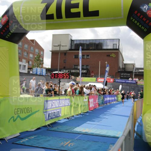 10.08.2025 - GEWOBA Citytriathlon Bremen H.Heesch http://msf.ph/oto/8540162 10.08.2025 11:42:32 Ziel 235, 476 meine-sportfotos.de