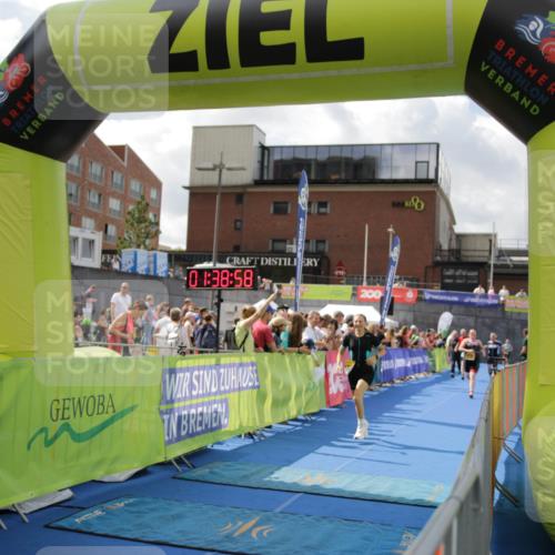 10.08.2025 - GEWOBA Citytriathlon Bremen H.Heesch http://msf.ph/oto/8540194 10.08.2025 11:42:35 Ziel 235, 476 meine-sportfotos.de