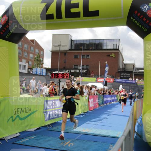 10.08.2025 - GEWOBA Citytriathlon Bremen H.Heesch http://msf.ph/oto/8540205 10.08.2025 11:42:36 Ziel 235, 476 meine-sportfotos.de