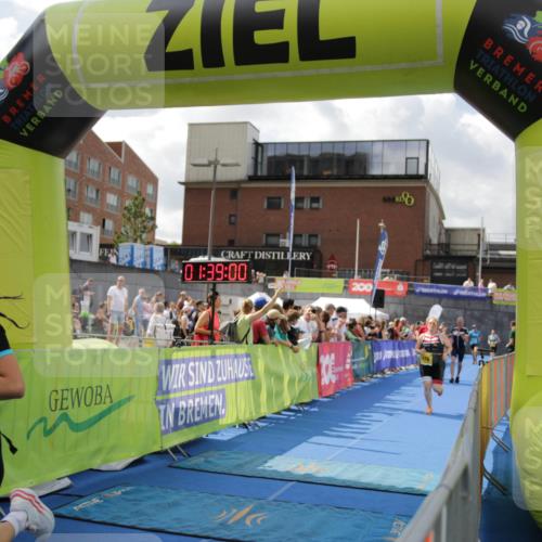 10.08.2025 - GEWOBA Citytriathlon Bremen H.Heesch http://msf.ph/oto/8540213 10.08.2025 11:42:37 Ziel 235, 447, 476 meine-sportfotos.de