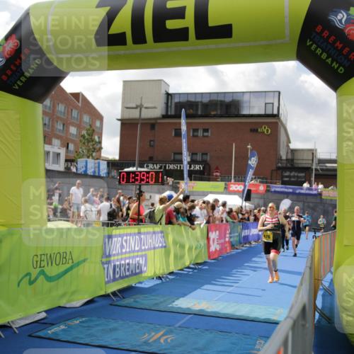10.08.2025 - GEWOBA Citytriathlon Bremen H.Heesch http://msf.ph/oto/8540221 10.08.2025 11:42:38 Ziel 235, 447, 476 meine-sportfotos.de