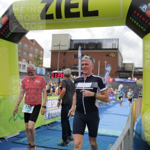 10.08.2025 - GEWOBA Citytriathlon Bremen H.Heesch http://msf.ph/oto/8540263 10.08.2025 11:42:42 Ziel 139, 235, 447, 476 meine-sportfotos.de