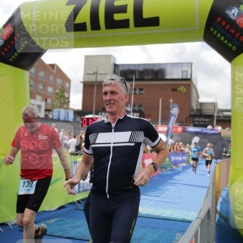 10.08.2025 - GEWOBA Citytriathlon Bremen H.Heesch http://msf.ph/oto/8540266 10.08.2025 11:42:43 Ziel 139, 447, 476 meine-sportfotos.de