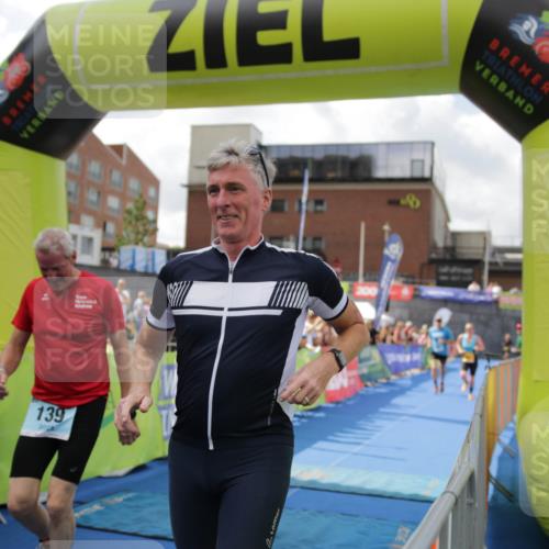 10.08.2025 - GEWOBA Citytriathlon Bremen H.Heesch http://msf.ph/oto/8540267 10.08.2025 11:42:43 Ziel 139, 447, 476 meine-sportfotos.de