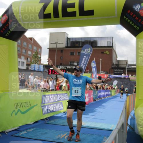 10.08.2025 - GEWOBA Citytriathlon Bremen H.Heesch http://msf.ph/oto/8540322 10.08.2025 11:42:48 Ziel 53, 139, 447, 463 meine-sportfotos.de